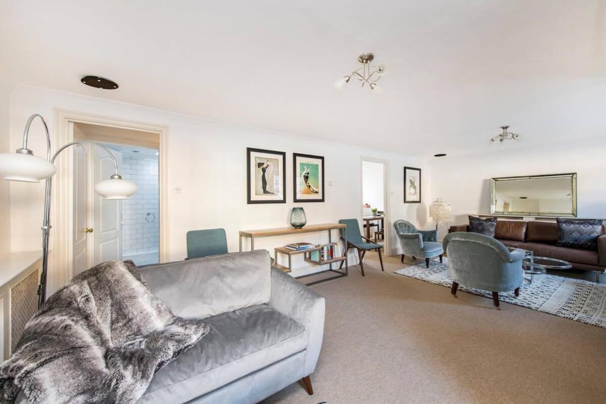 Idyllic Mews In Fantastic Location! Apartamento Londres
